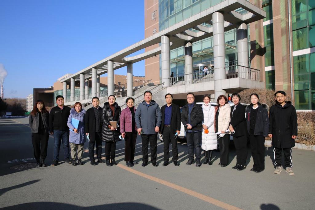 長春經(jīng)開區(qū)工信局領(lǐng)導(dǎo)蒞臨我校指導(dǎo)創(chuàng)業(yè)孵化基地工作，共促校企協(xié)同發(fā)展